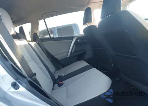 2016 Toyota Rav4 Xle z USA, uszkodzony, nr VIN 2T3RFREV1GW440975